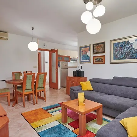 Family - Private Jacuzzi Terrace, Private Parking *