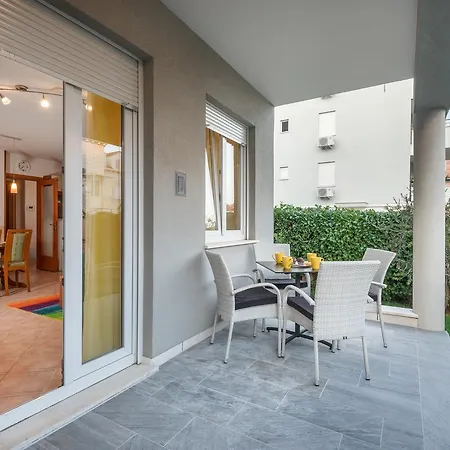 Family - Private Jacuzzi Terrace, Private Parking *