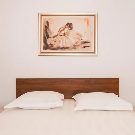 Apartment Family - Private Jacuzzi Terrace, Private Parking