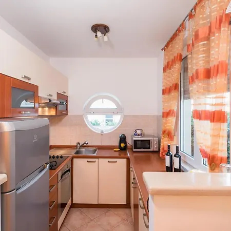 Apartment Family - Private Jacuzzi Terrace, Private Parking Dubrovnik