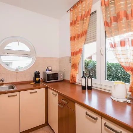 Family - Private Jacuzzi Terrace, Private Parking Appartement