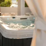 Family - Private Jacuzzi Terrace, Private Parking