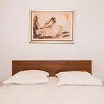 Apartment Family - Private Jacuzzi Terrace, Private Parking