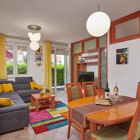 Family - Private Jacuzzi Terrace, Private Parking