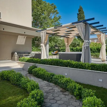 Family - Private Jacuzzi Terrace, Private Parking Lejlighed *