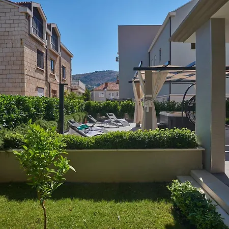 Family - Private Jacuzzi Terrace, Private Parking