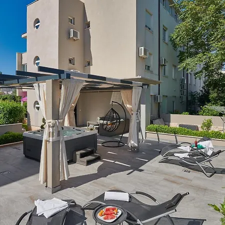 Family - Private Jacuzzi Terrace, Private Parking Lejlighed