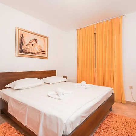 Family - Private Jacuzzi Terrace, Private Parking *