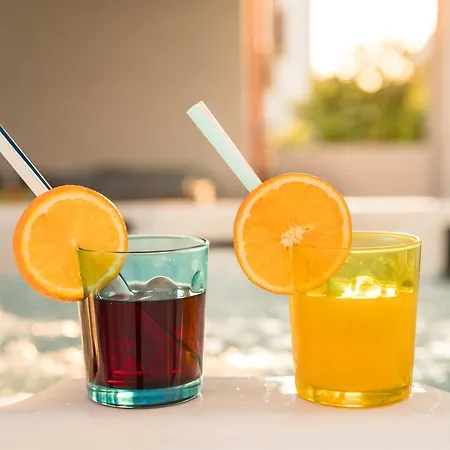 Family - Private Jacuzzi Terrace, Private Parking *