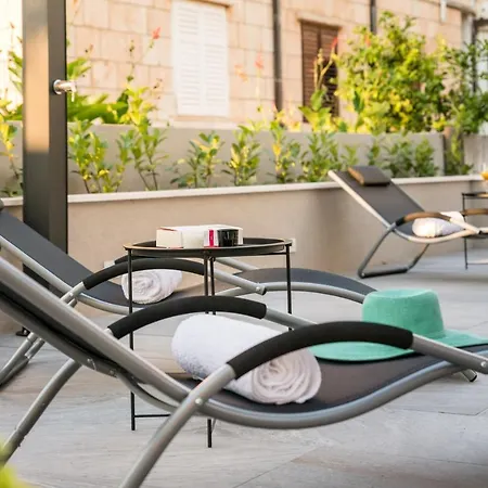 Family - Private Jacuzzi Terrace, Private Parking * ドゥブロブニク