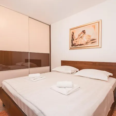 Family - Private Jacuzzi Terrace, Private Parking * Ντουμπρόβνικ