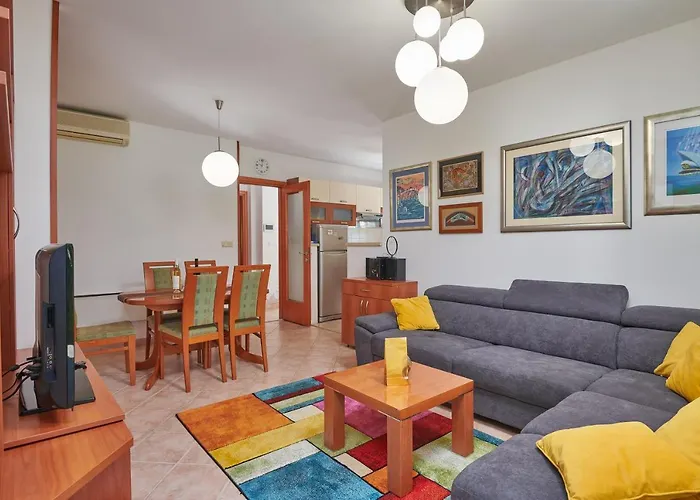 Family - Private Jacuzzi Terrace, Private Parking *