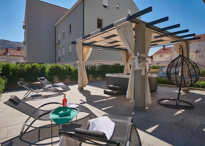 Family - Private Jacuzzi Terrace, Private Parking *