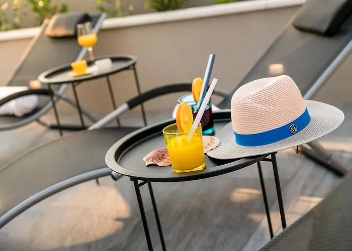 Family - Private Jacuzzi Terrace, Private Parking