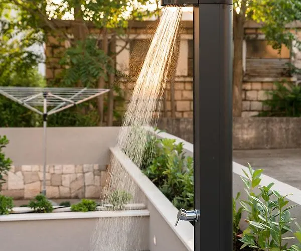 Lägenhet Family - Private Jacuzzi Terrace, Private Parking