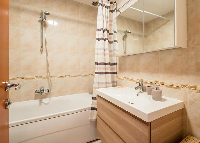 Appartement Family - Private Jacuzzi Terrace, Private Parking *