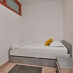 Family - Private Jacuzzi Terrace, Private Parking Apartman *