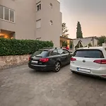 Family - Private Jacuzzi Terrace, Private Parking Apartman Dubrovnik