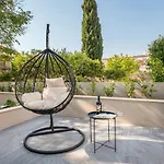 Family - Private Jacuzzi Terrace, Private Parking Apartamento *