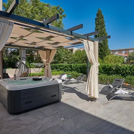 Family - Private Jacuzzi Terrace, Private Parking Lägenhet Dubrovnik