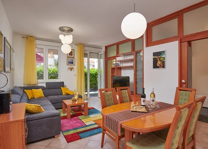 Family - Private Jacuzzi Terrace, Private Parking